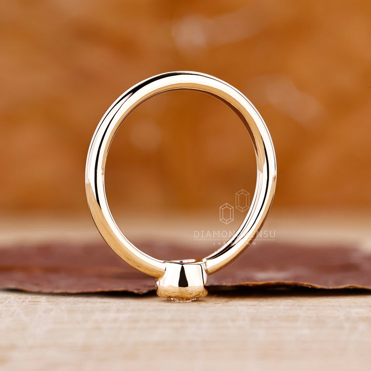 Lab grown diamond paired with an IGI certified document.