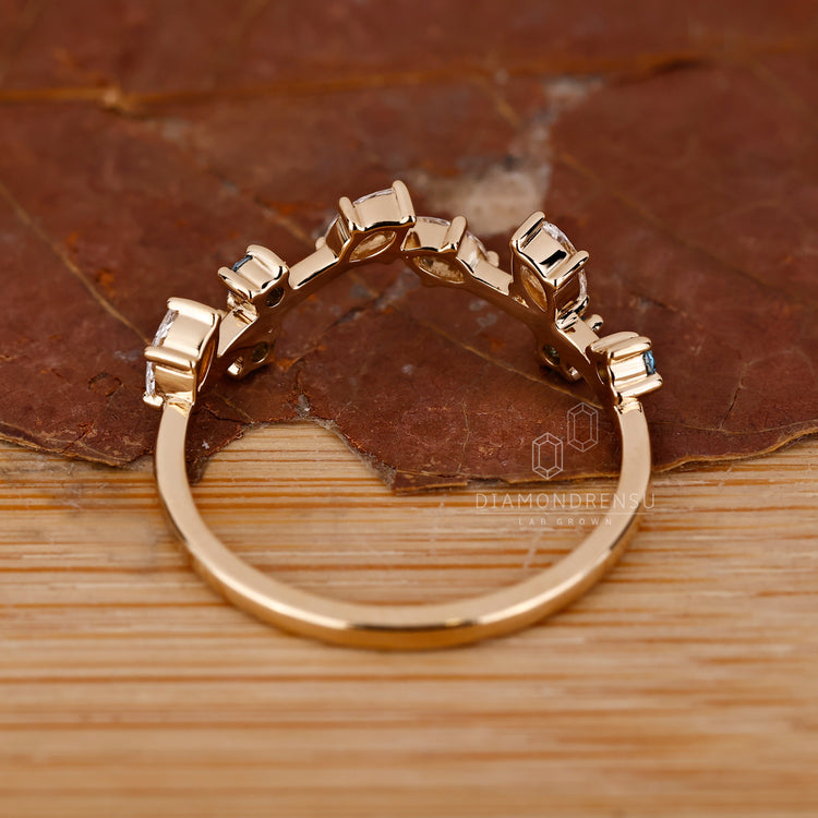 Diamondrensu wedding band crafted as a handmade band.