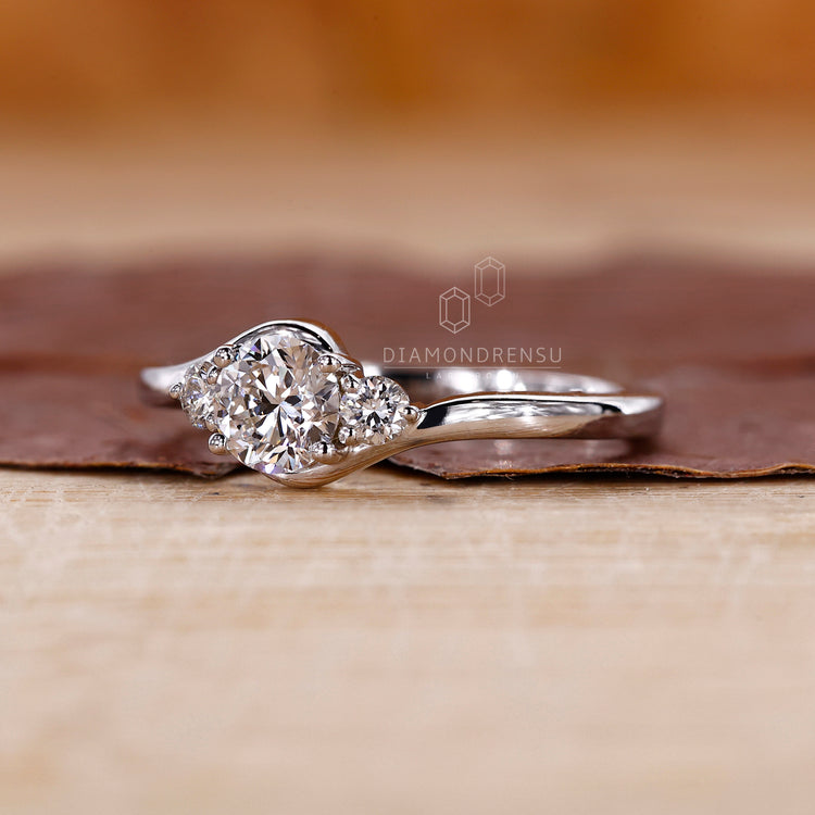 Prong setting ring showcasing secure and stunning diamonds.