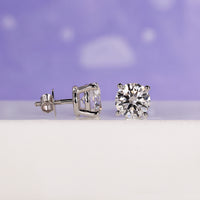 3 carat earrings featuring round diamond and IGI certified quality for lasting sparkle.