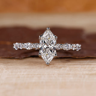 Elegant marquise diamond ring in white gold.