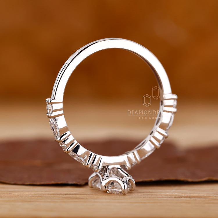 Lab Grown Diamond ring in round cut design.