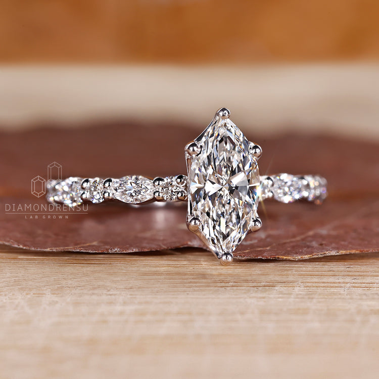 Classic 6 prong setting engagement ring.