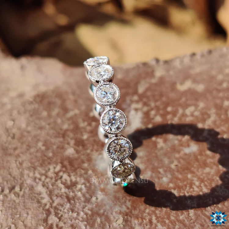 Simple wedding band with a sleek and elegant design.