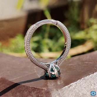 Diamondrensu engagement ring crafted for lasting memories.