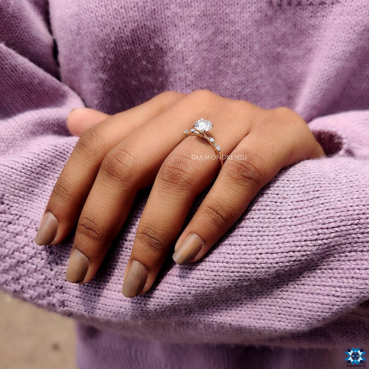 Round cut engagement ring shines with elegance.