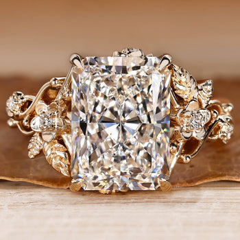 Handmade lab grown radiant engagement ring by Diamondrensu.