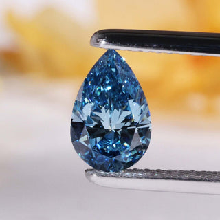 Blue pear diamond in lab grown diamond.