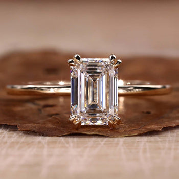emerald engagement ring
