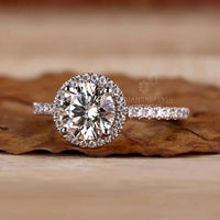 lab grown diamond engagement ring
