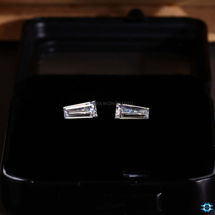 Colorless loose moissanite stones in baguette cut.