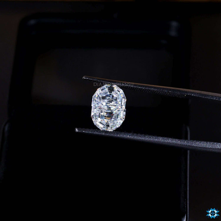 Buy loose stones featuring Half Moon Step Cut and 0.50 to 4.0 TCW.