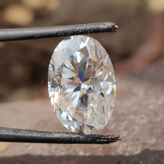 Oval Hybrid Cut shown as a loose moissanite from Diamondresnu’s moissanite stone collection.