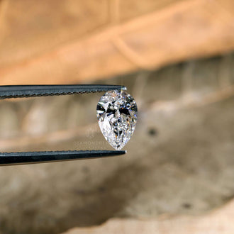 Lab grown diamond loose stone designed as loose pear diamond.