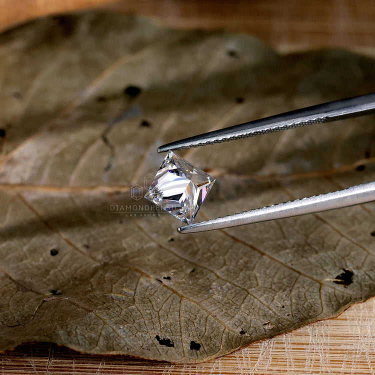 Lab grown diamond loose stone designed as loose princess cut diamond.