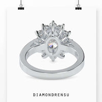 Diamond halo cluster ring with a sparkling and intricate design.