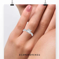 Ring with princess cut diamond in a 4 prong engagement ring style