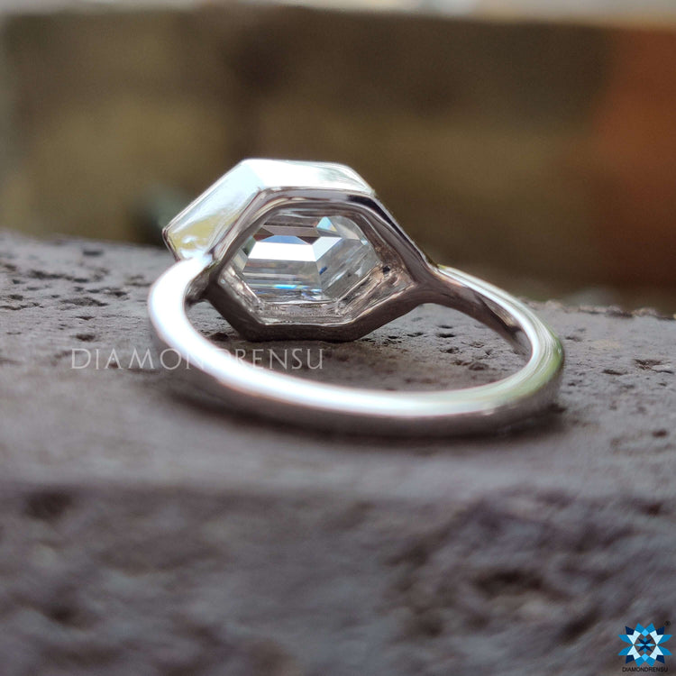 Milgrain bezel design for a luxurious and unique engagement ring.