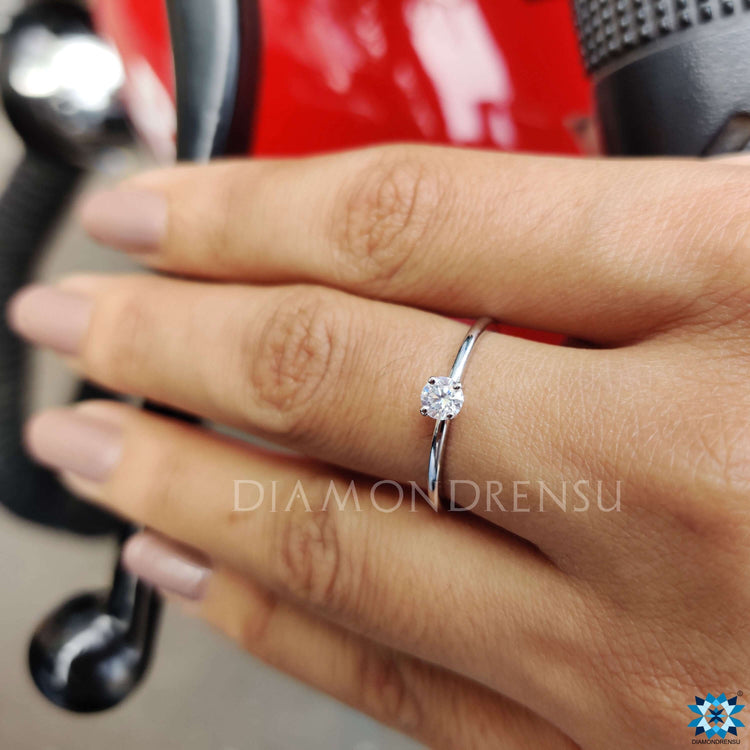 Classic 4 prong engagement ring highlighting precision and beauty.