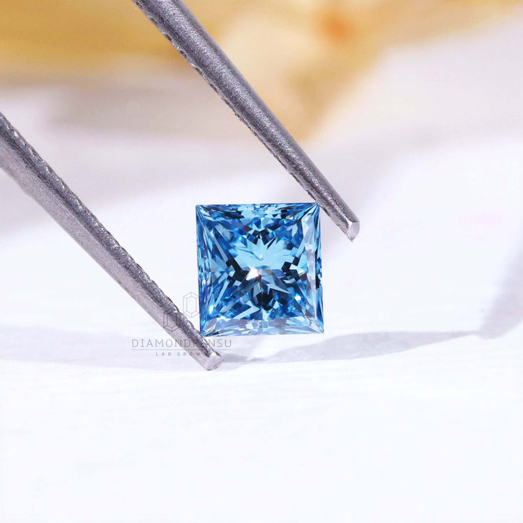 Princess cut blue diamond crafted as a Fancy Vivid Blue Diamond for custom jewelry.
