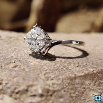 A dainty cushion ring designed with a timeless silhouette, ideal for everyday wear.