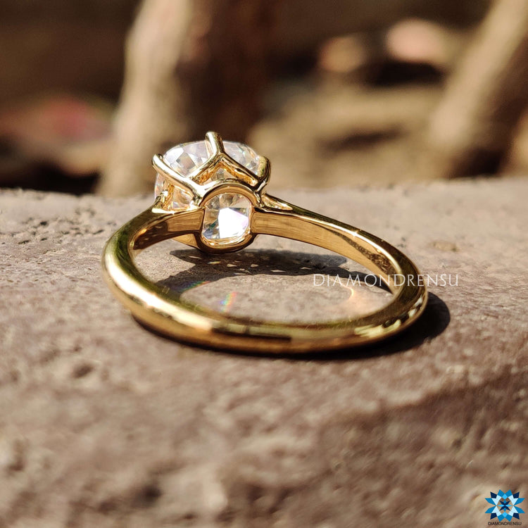 Sophisticated cathedral setting ring with a graceful arch and timeless elegance.