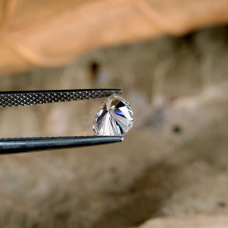 Buy loose diamond featuring pear cut lab grown diamond.