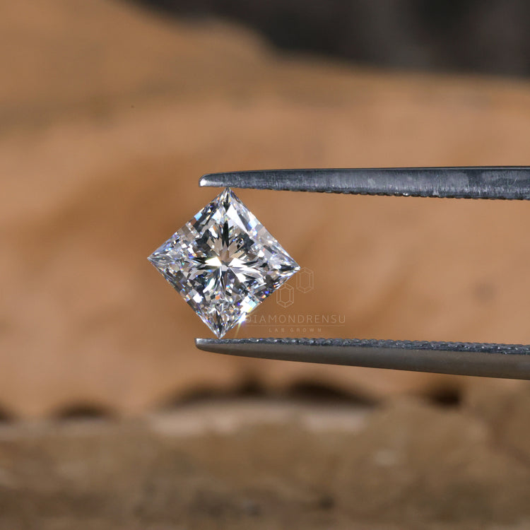 Princess lab grown diamond loose diamond.