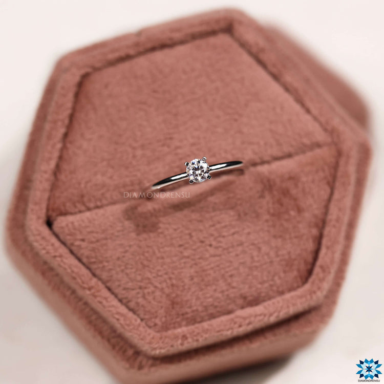 Exquisite engagement rings solitaire design with modern flair.