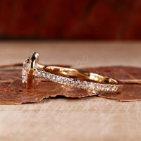 lab grown diamond engagement ring