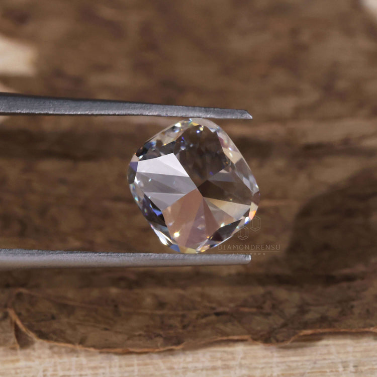 Loose lab grown diamond stones come in cushion cuts.