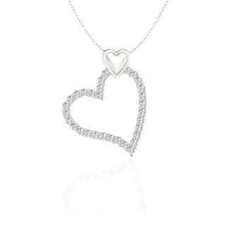 Heart pendant gold with Lab Grown Diamond, IGI certified and made with a shared prong setting.
