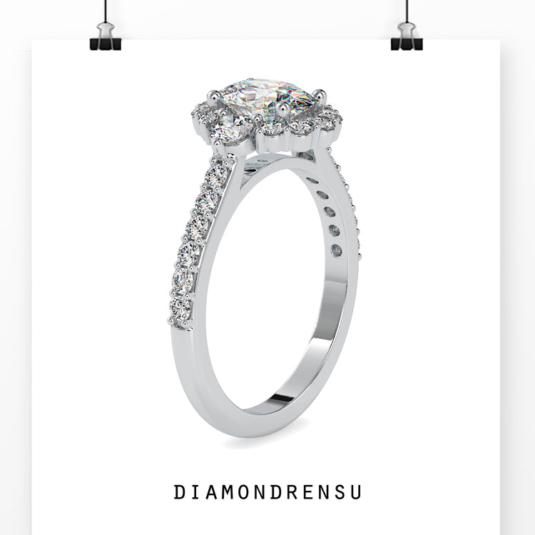 Oval solitaire engagement ring in yellow gold with 4 prong setting