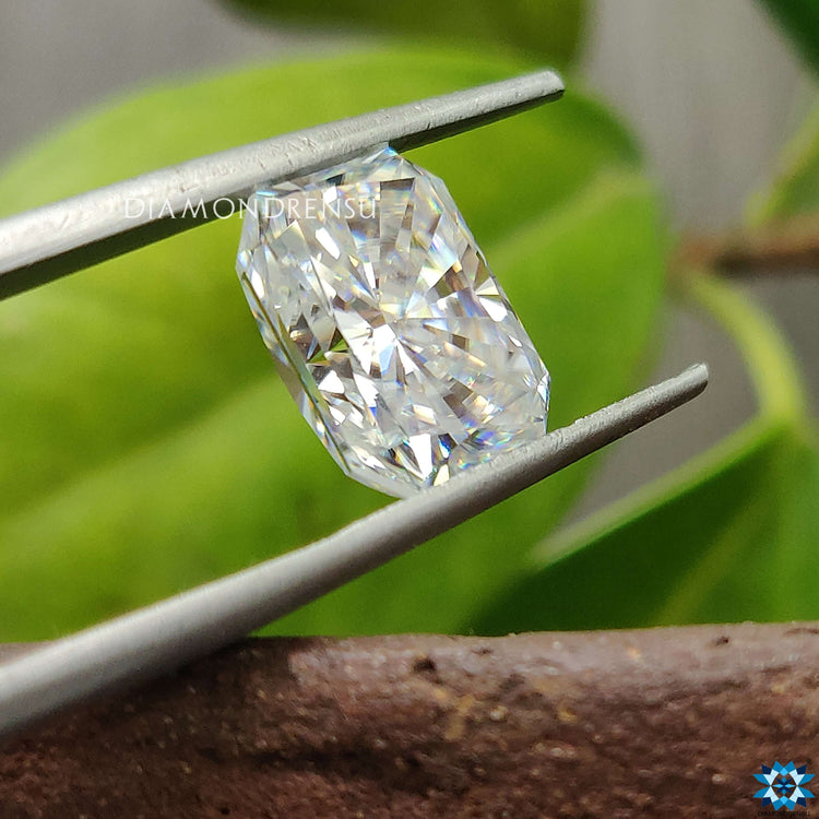 Buy Moissanite stone from Diamondrensu in loose Moissanite stone format for radiant cut pendants.