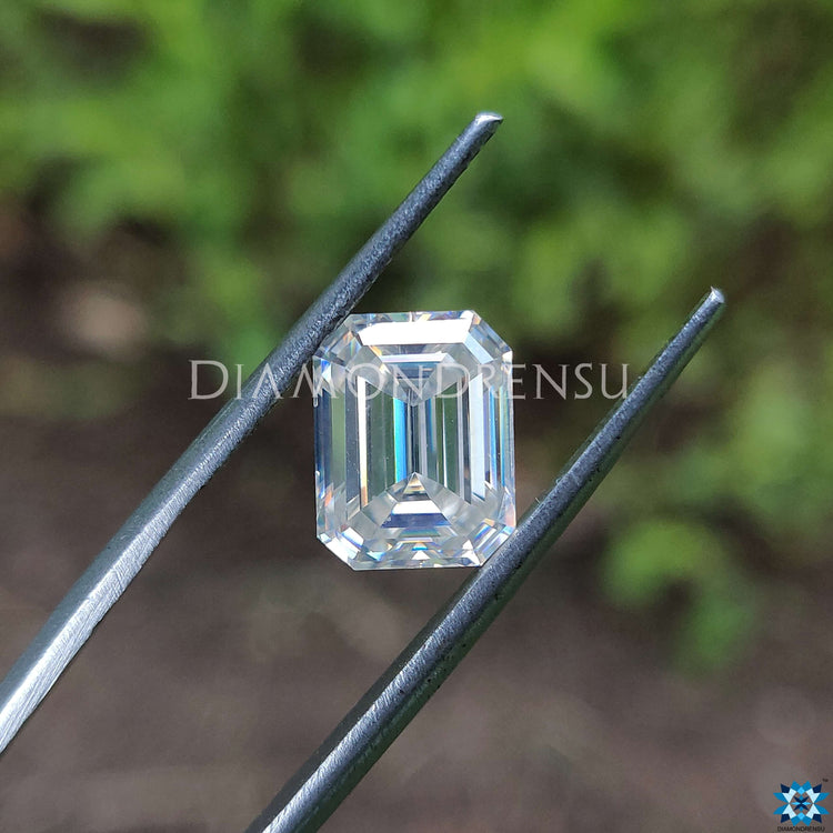 2.79 carat moissanite glowing near colorless moissanite.