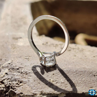 A cushion engagement ring with a sophisticated charm, radiating brilliance in every angle.