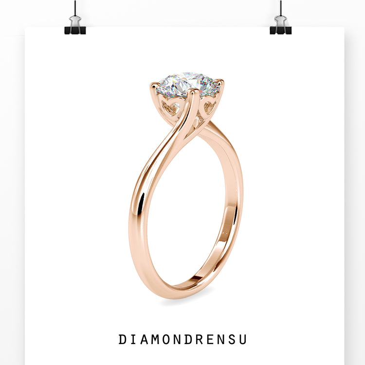 Lab grown diamond engagement ring in a classic round cut.