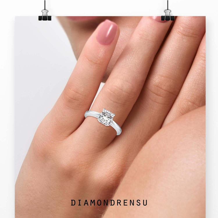 Cushion cut diamond ring, perfect for modern brides with classic style.