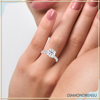 Round cut diamond engagement ring perfect for a classic proposal.