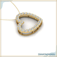 The shared prong setting enhances the brilliance of the diamonds.