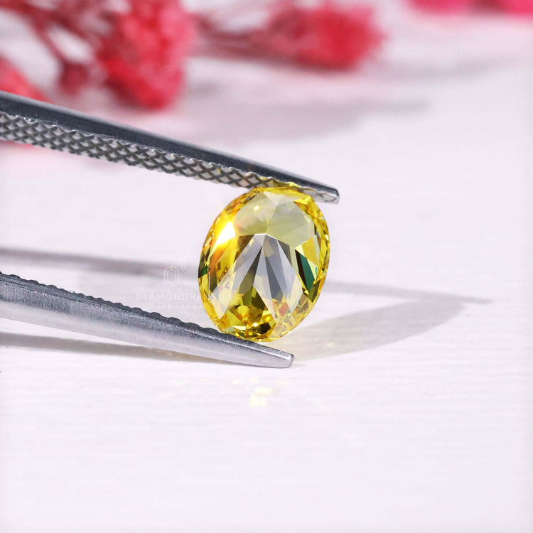 1 carat oval cut lab grown diamond loose stone.