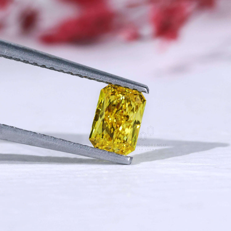 Buy loose radiant cut lab grown yellow diamond.