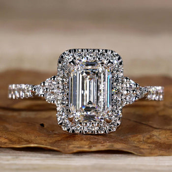 lab grown diamond engagement ring