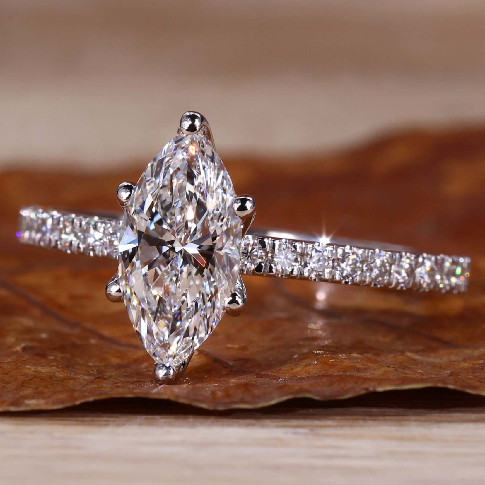 vrede Adverteerder gemakkelijk te kwetsen Marquise Cut Lab Grown Diamond Pave Engagement Ring