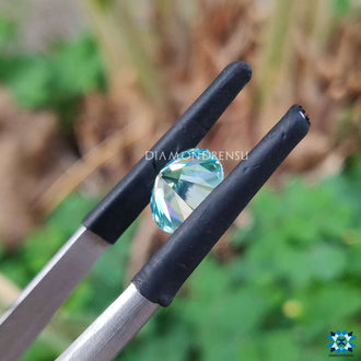 Loose stone available in green moissanite round old european cut.