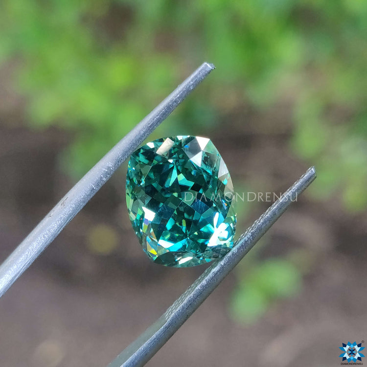 Moissanite stone in green Loose Moissanite style ideal for custom rings.