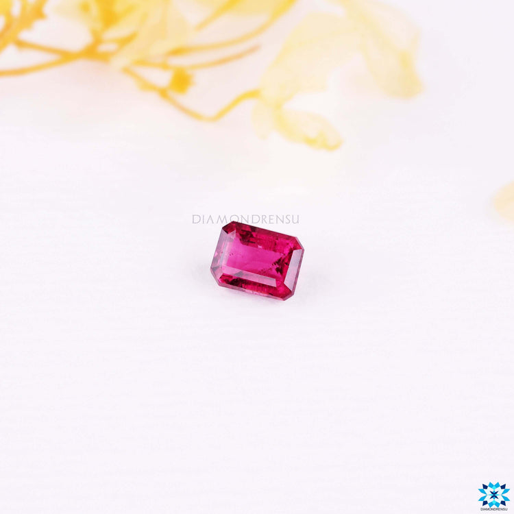 Pink tourmaline gemstone weighing 1.90 carat.