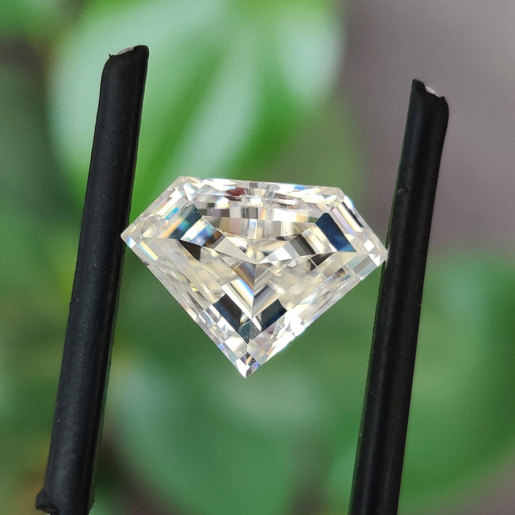 Diamond shape moissanite with moissanite stone brilliance.