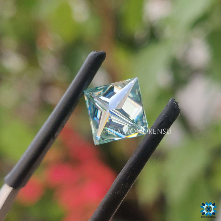 Loose moissanite available in princess cut moissanite and cyan blue princess cut style.