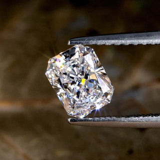 Lab grown radiant cut diamond with 1 carat radiant cut diamond size.